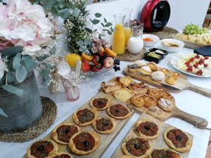 Clase de Automaquillaje para grupos con merienda o almuerzo - Imagen 4